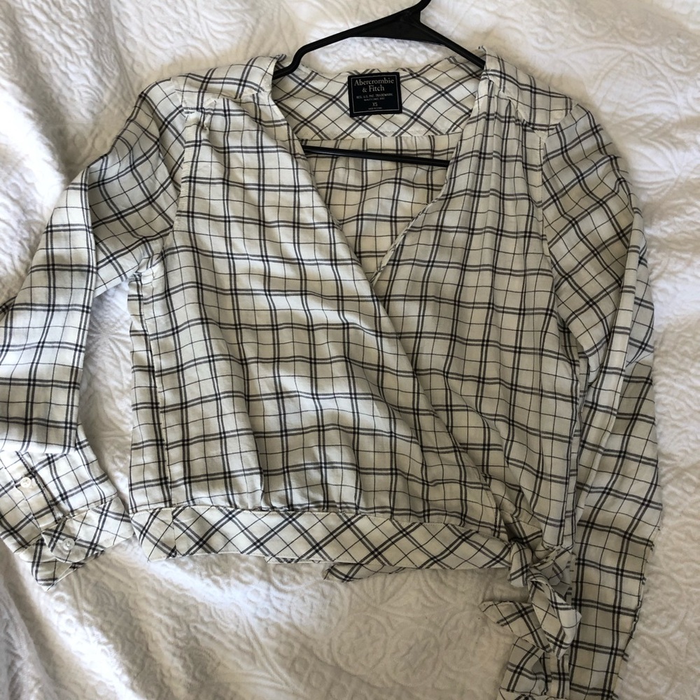 A&F crop wrap. Worn once!